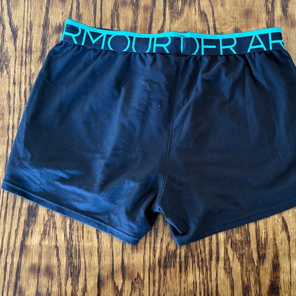 Lot of Women’s Under Armour Shorts - Picture 6 of 10